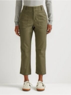 NWT Eddie Bauer Women’s Utility Canvas Kick Crop pants Alder Green size 2